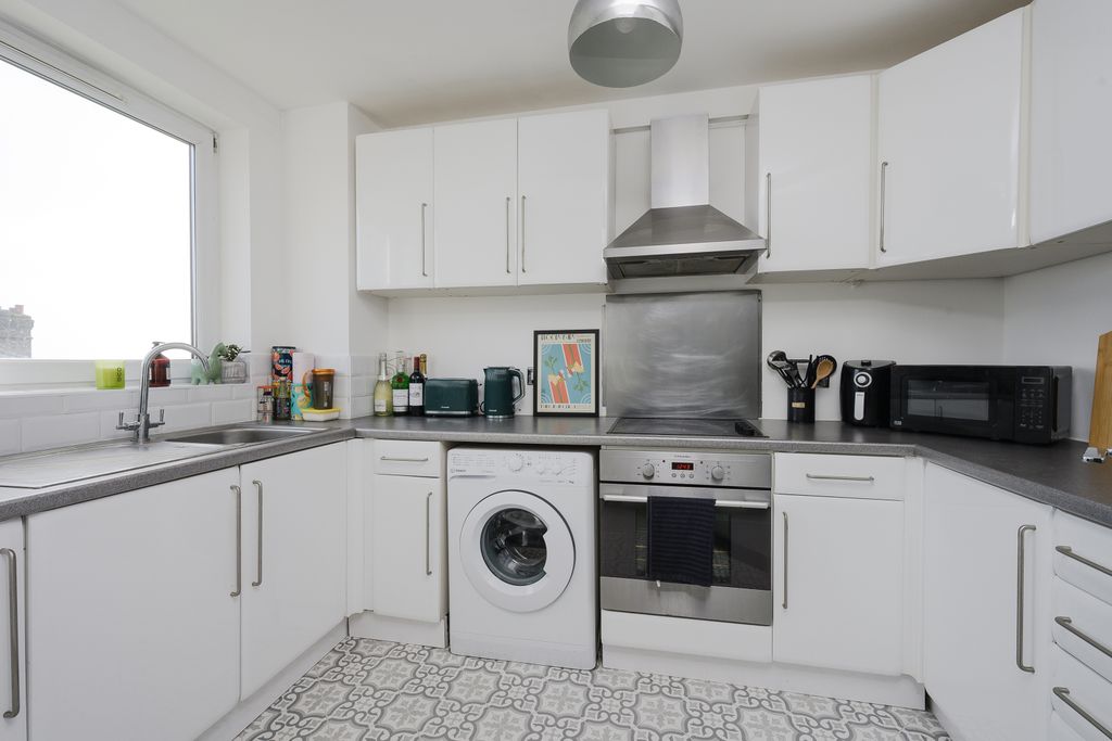 Property photo 3 of 12 Picture No. 24