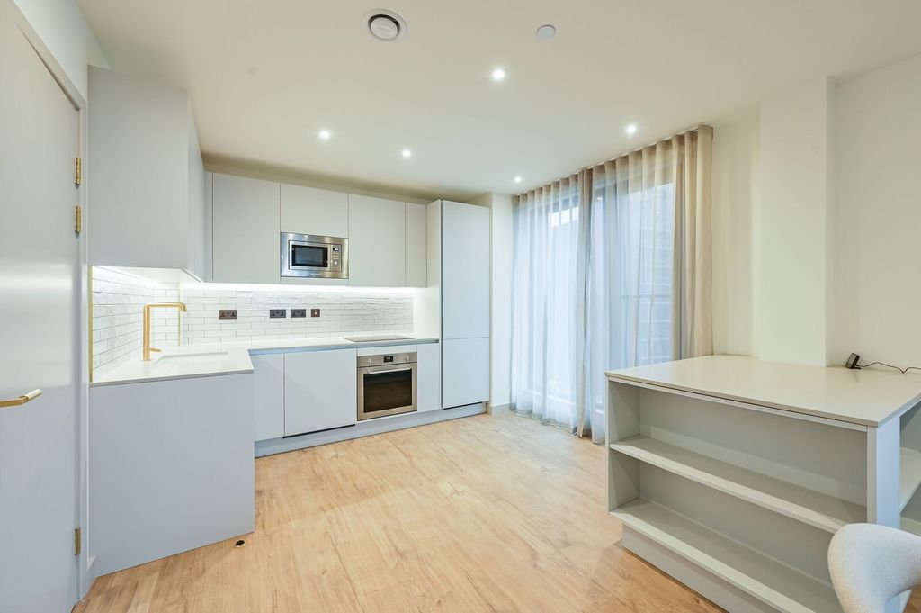 Property photo 1 of 35