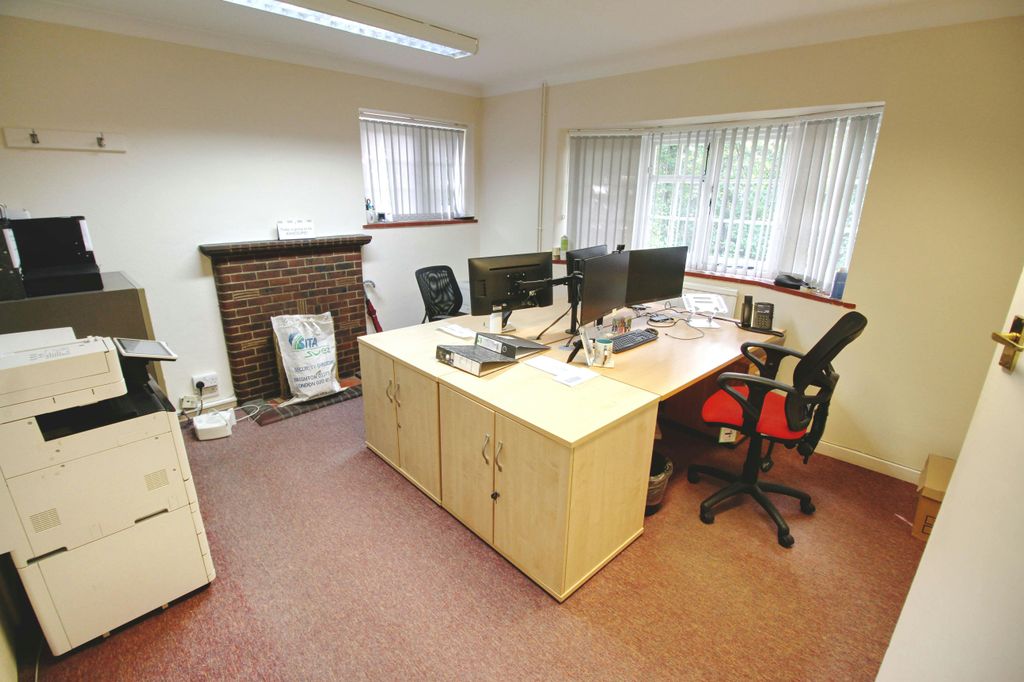 Property photo 3 of 6 Office 4.Jpg