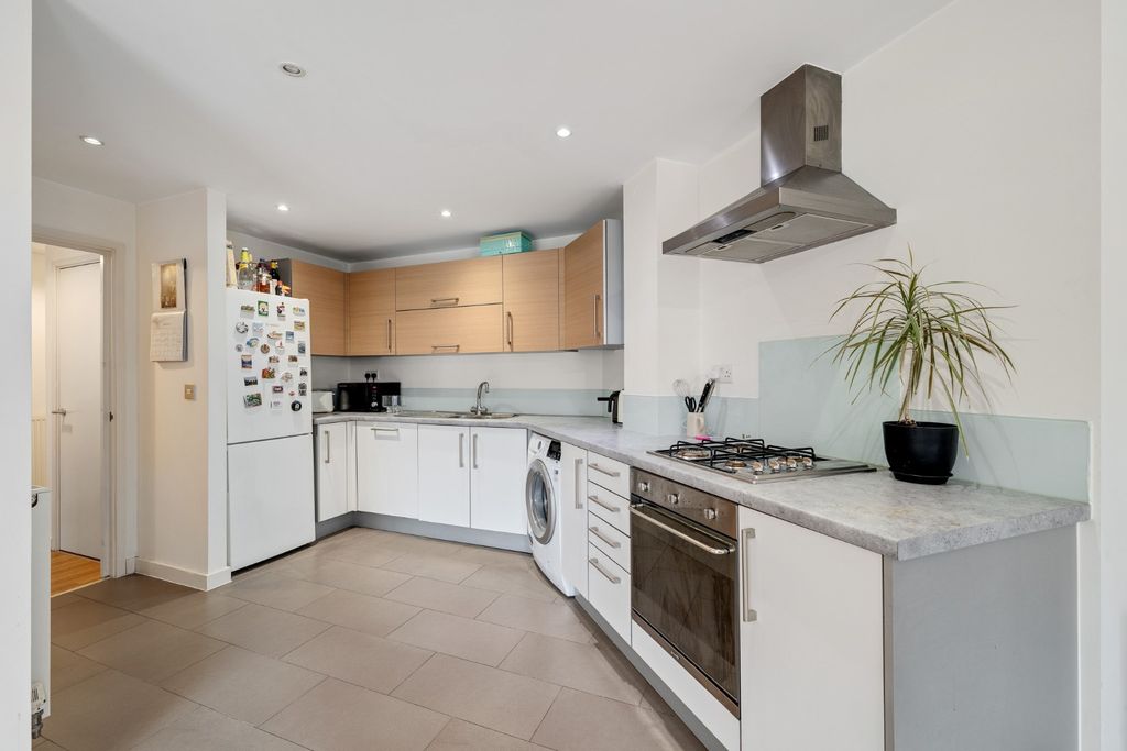 Property photo 3 of 14 5165993