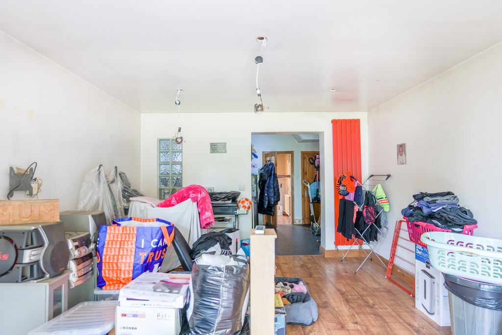 Property photo 3 of 3