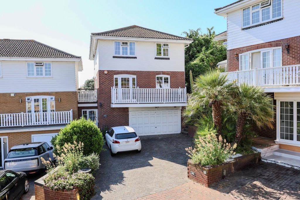 Property photo 1 of 35