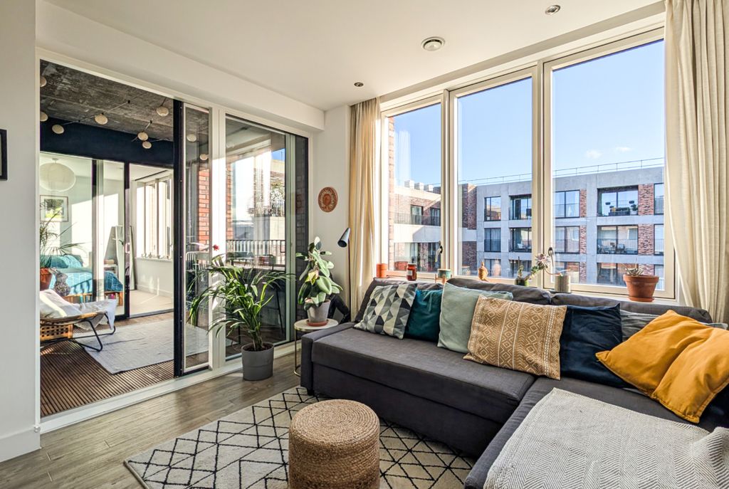 Property photo 2 of 22