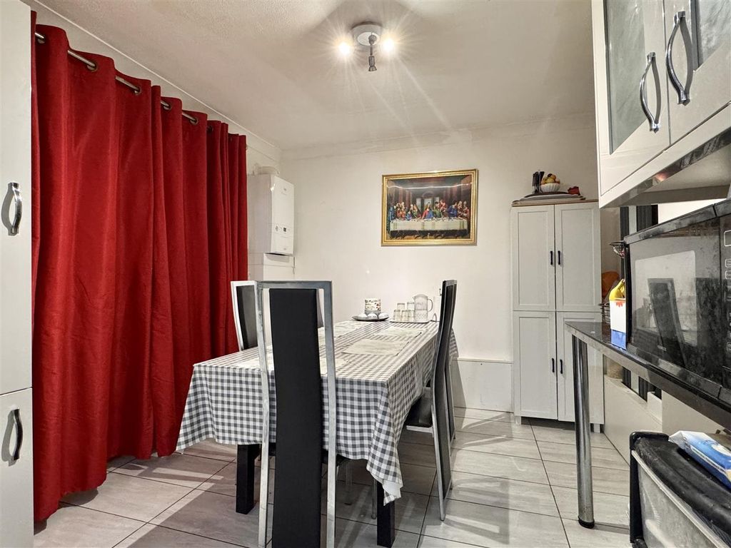 Property photo 3 of 21 Tempimagecuboja.Jpg