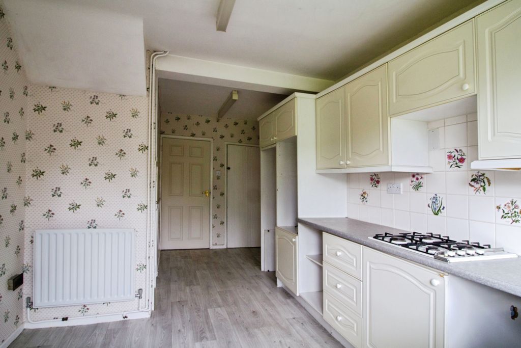 Property photo 3 of 15 Kitchen