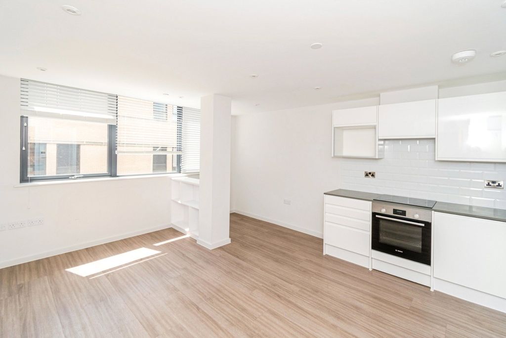 Property photo 3 of 8 Picture No. 06