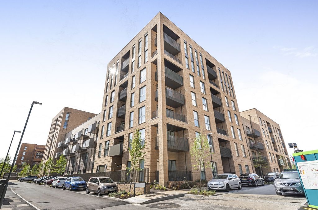 Property photo 3 of 12 External