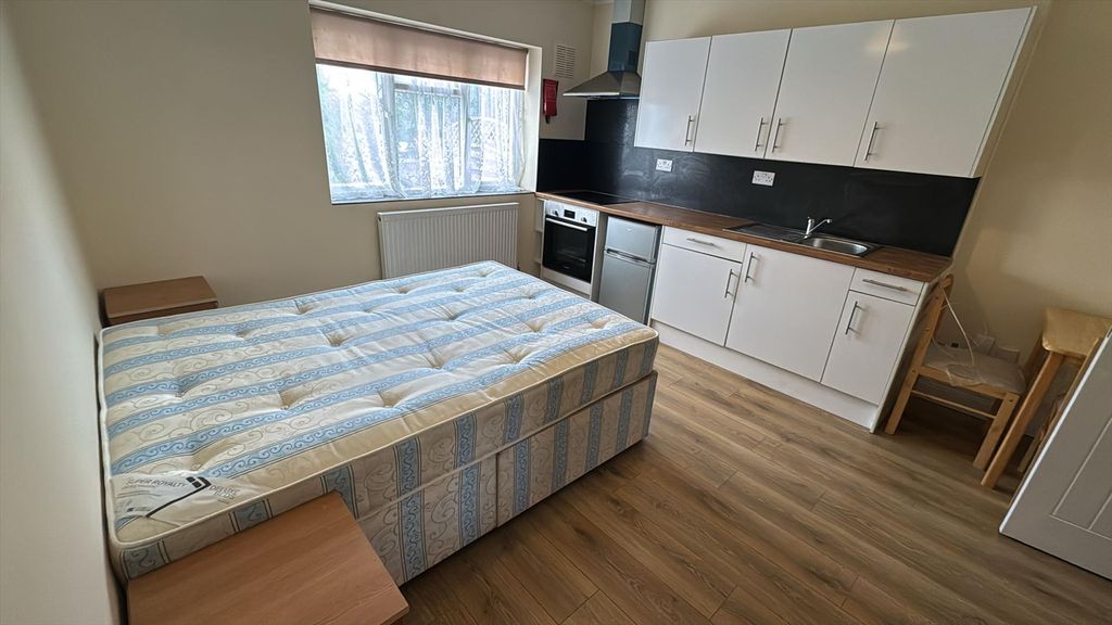 Property photo 1 of 3