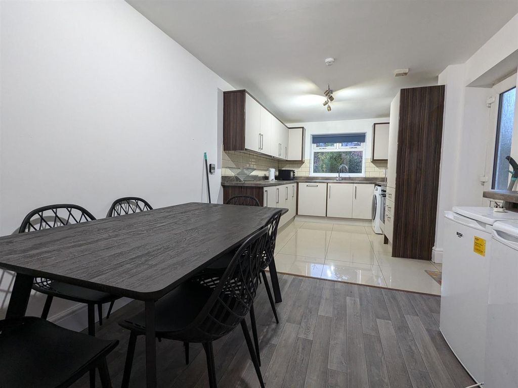 Property photo 2 of 8 Pxl_20241223_152451219.Jpg