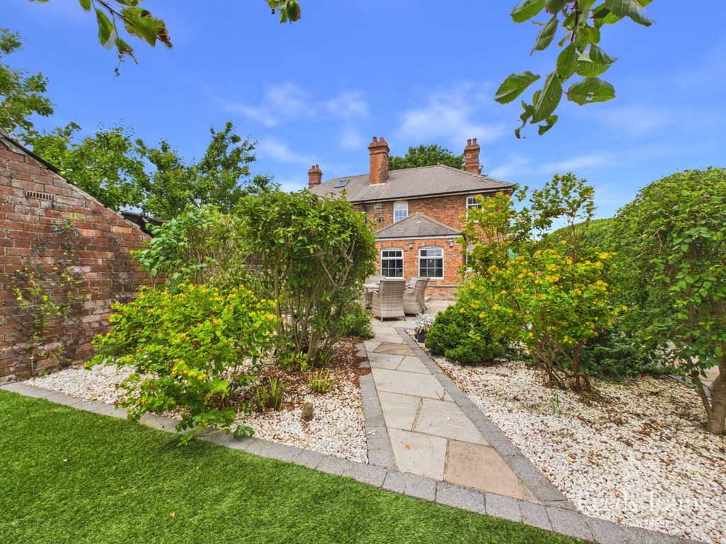 Property photo 1 of 36 Rear Garden
