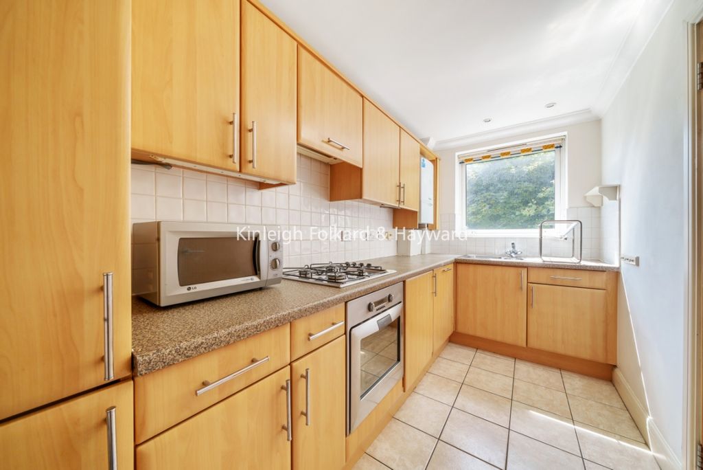 Property photo 2 of 7 63De1ee9-54Bb-43A0-8