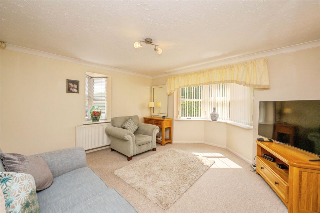 Property photo 3 of 28 Picture No. 15