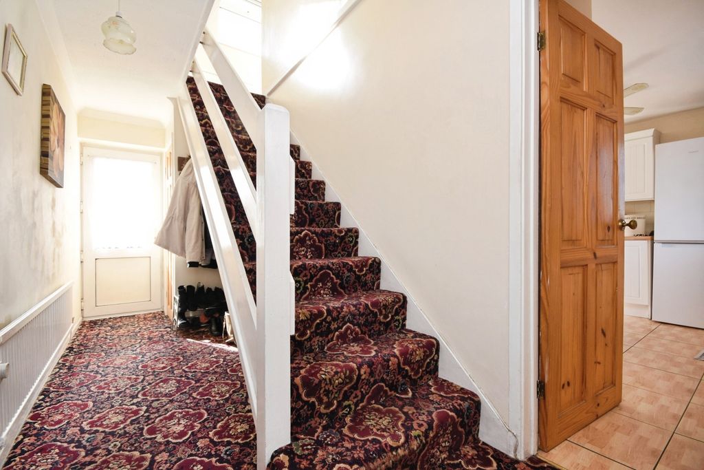 Property photo 2 of 17 Photo