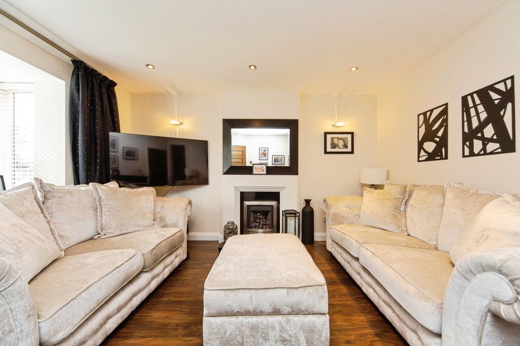 Property photo 3 of 24 Pbox-Img.Jpg