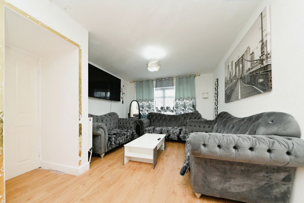 Property photo 2 of 17 Photography