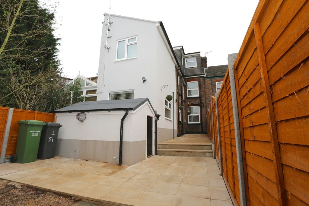 Property photo 3 of 14 3688002