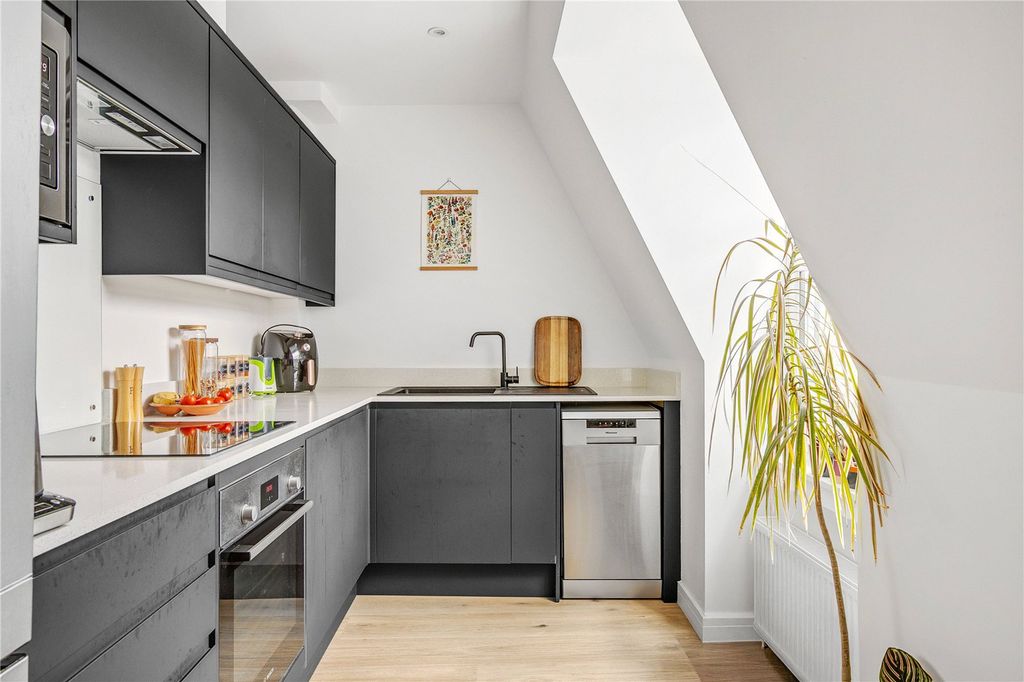 Property photo 3 of 8 Kitchen