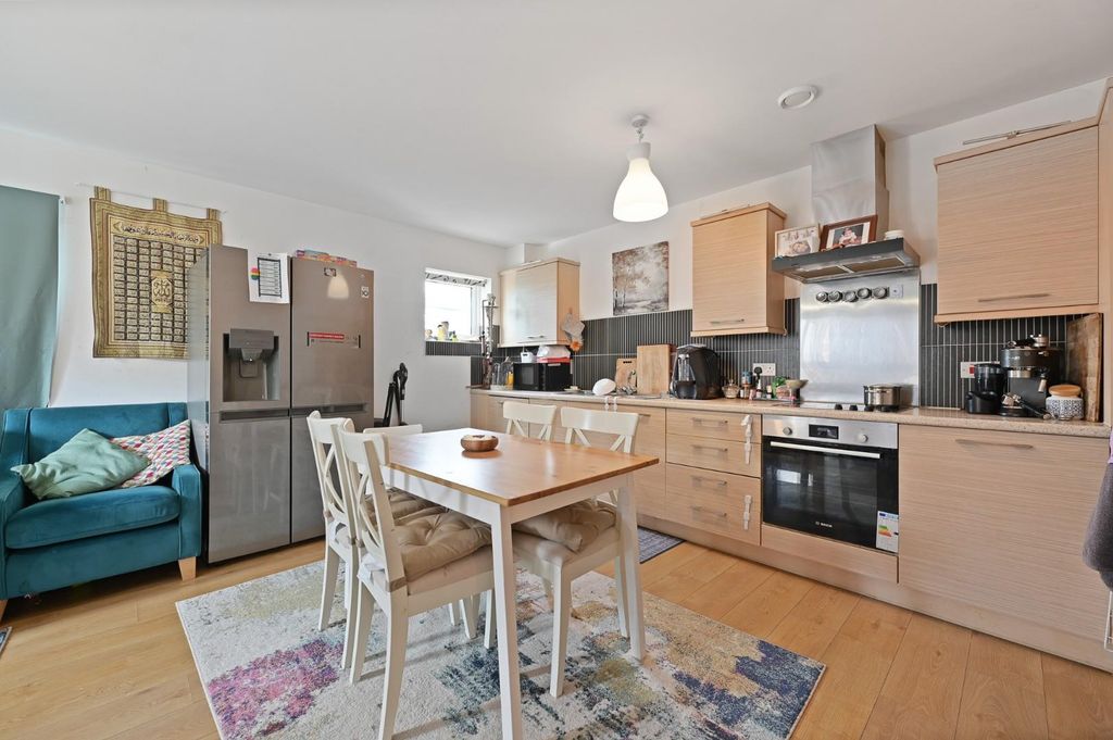 Property photo 1 of 10 Grantham House - 9 (1).Jpg