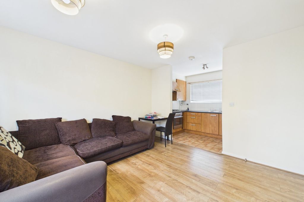Property photo 3 of 6 Picture No. 10