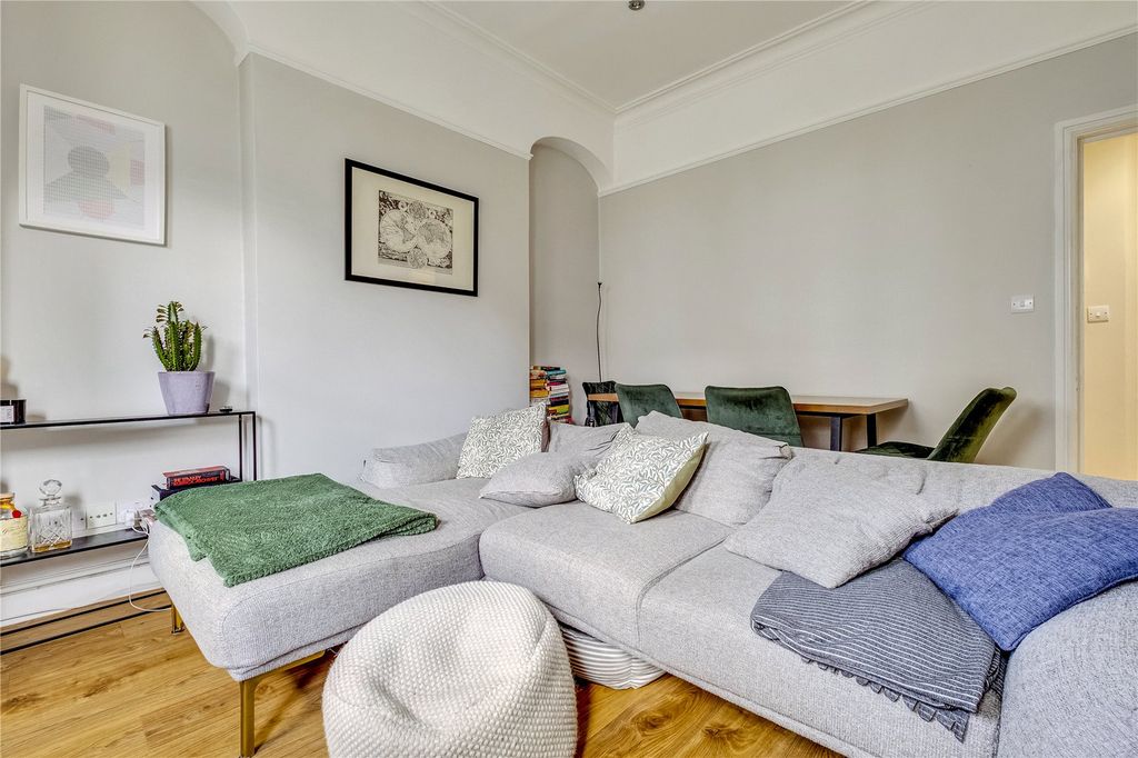 Property photo 2 of 10 Picture No. 14