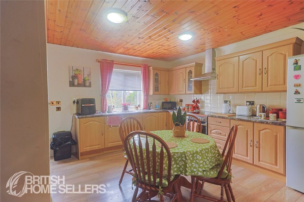 Property photo 3 of 28 Picture No. 10