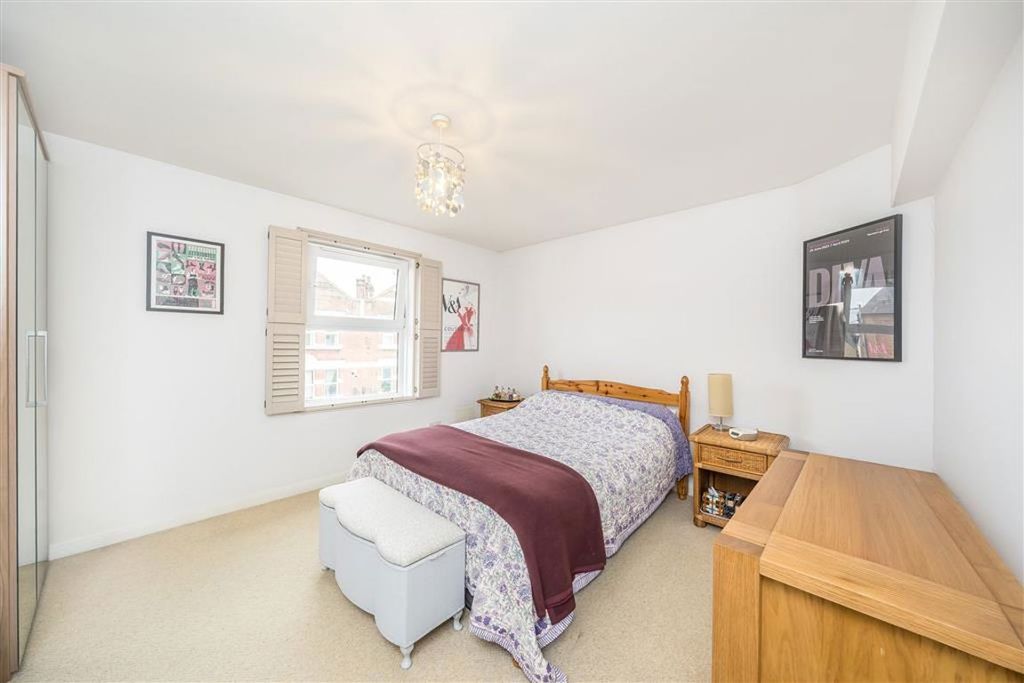 Property photo 3 of 5