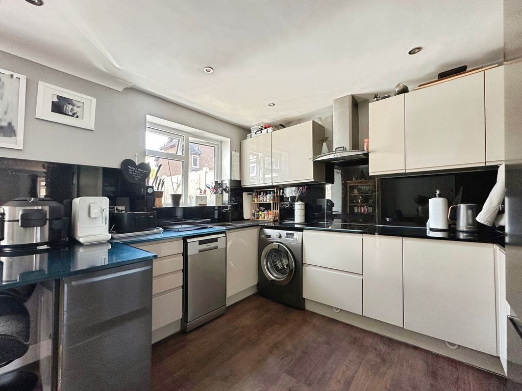 Property photo 3 of 15 Pbox-Img.Jpg