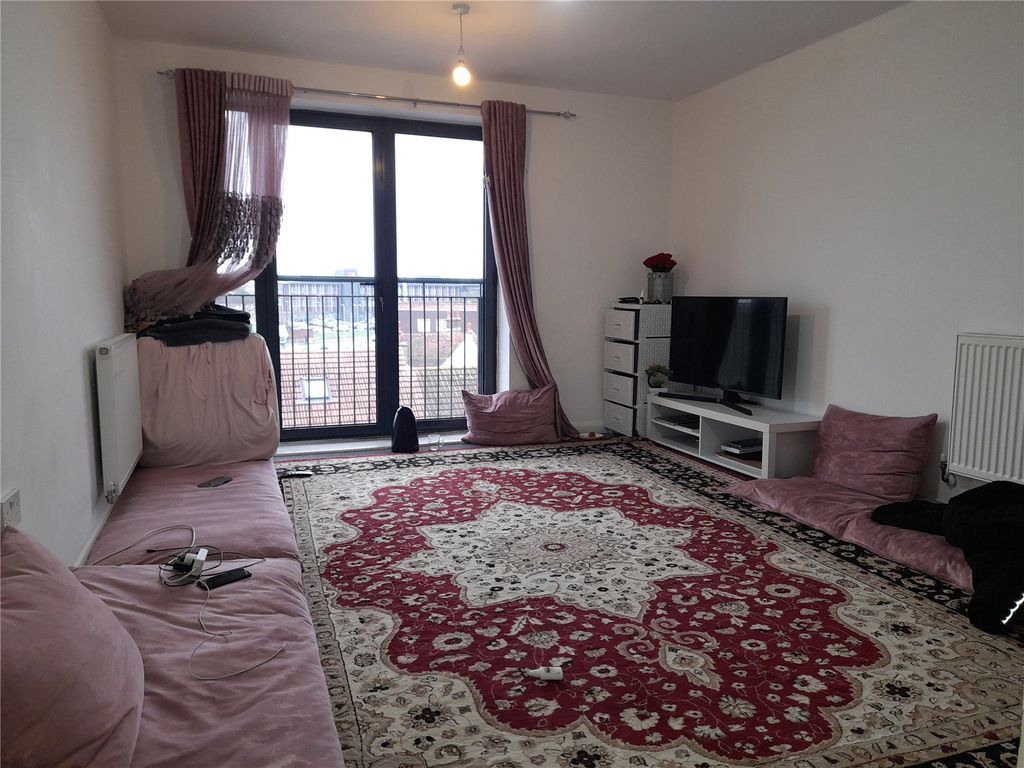 Property photo 2 of 5 Lounge