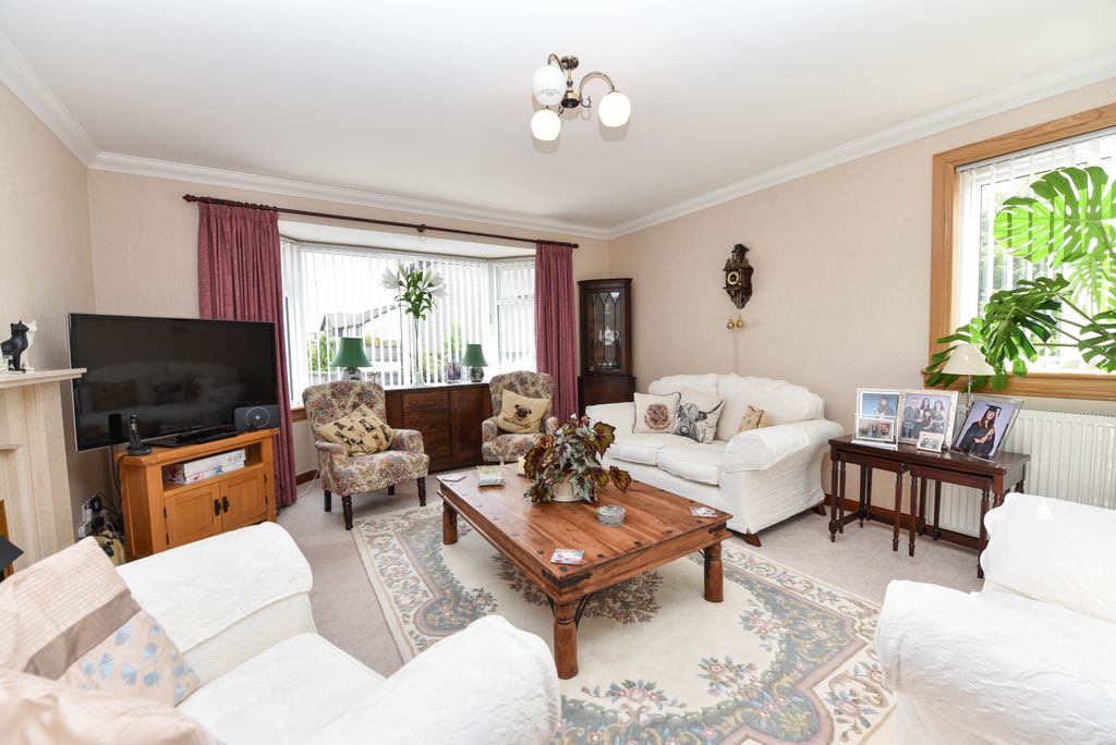 Property photo 2 of 23