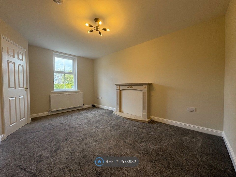Property photo 3 of 20 Living Room