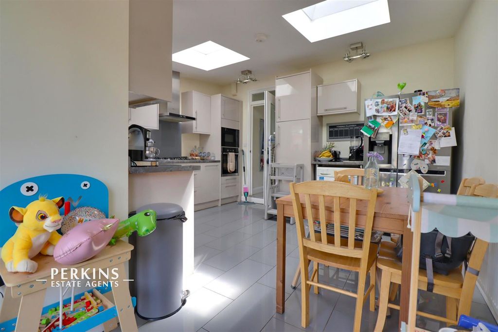Property photo 1 of 8 Kitchen.Jpg