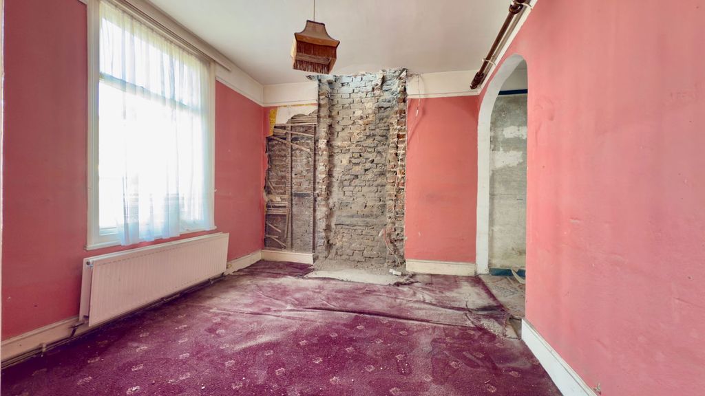 Property photo 3 of 13