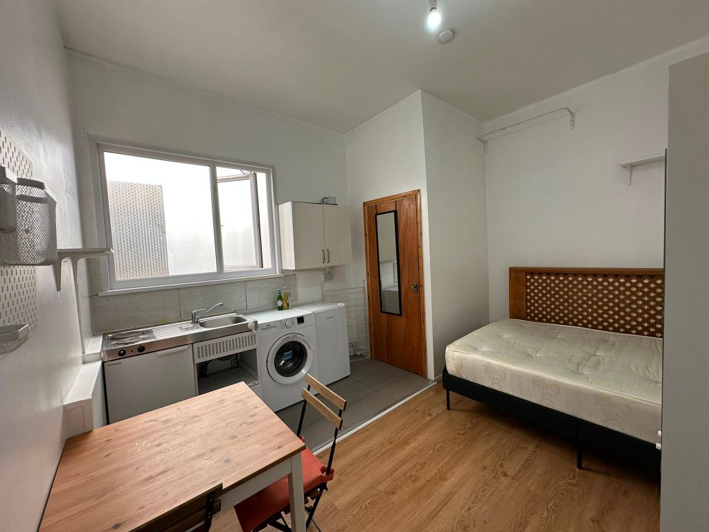 Property photo 1 of 5