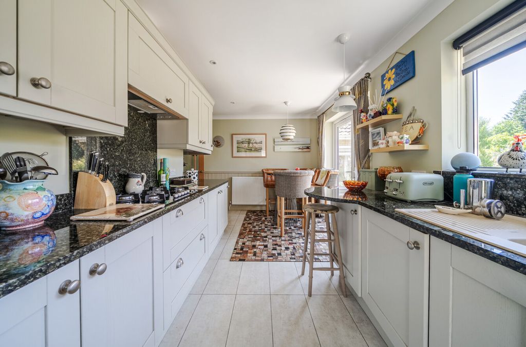 Property photo 3 of 16 1492927-19-6A5E1E...