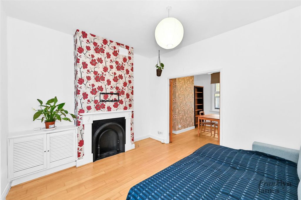 Property photo 2 of 13 Bromley-Road (2).Jpg