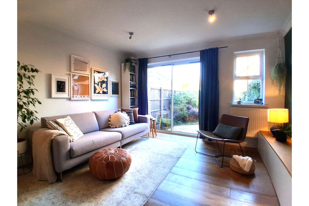 Property photo 1 of 18 Lounge/Dining Room