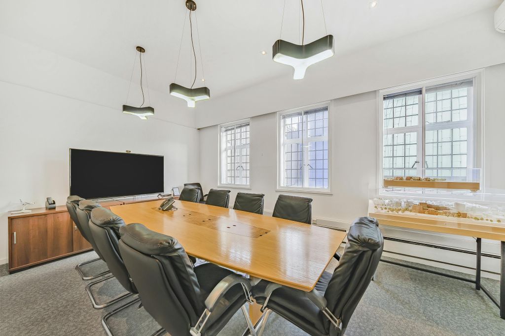 Property photo 3 of 8 1219979 4.Jpg