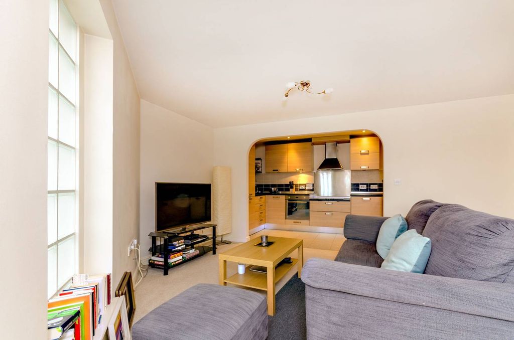 Property photo 1 of 8