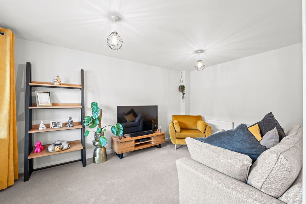 Property photo 2 of 29 4002325