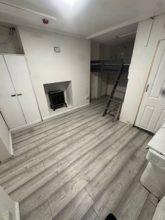 Property photo 1 of 6 Flats To Rent Longton