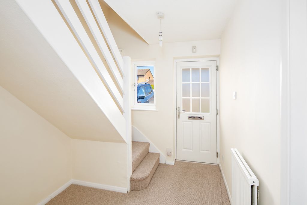 Property photo 2 of 24 Entrance Hall