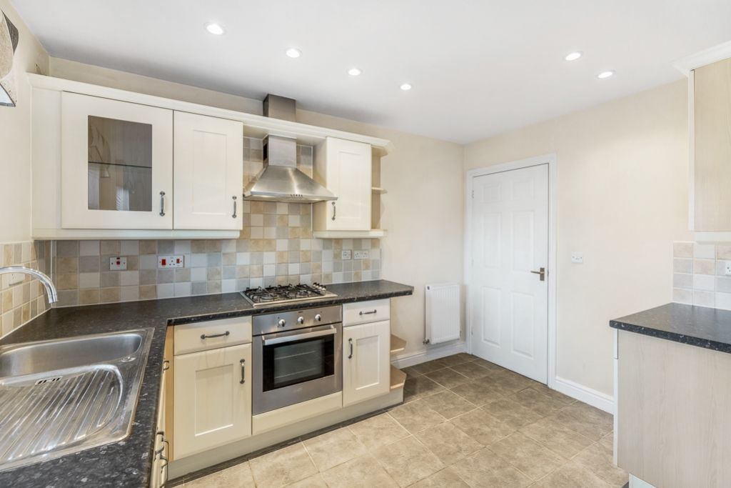 Property photo 3 of 23 10 Greenwich Avenue (Holbeach)-17