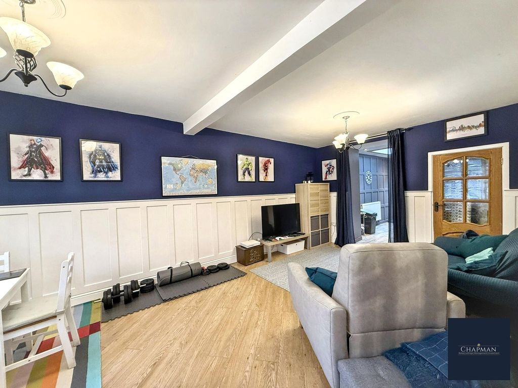 Property photo 2 of 20