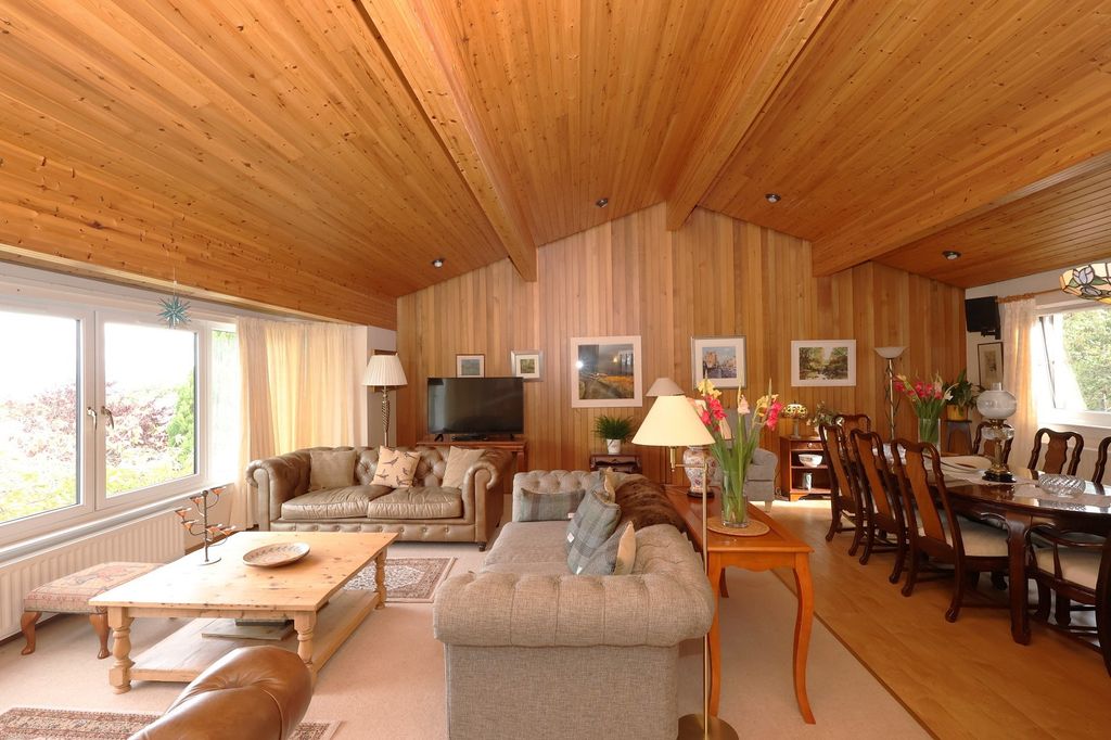 Property photo 3 of 20 Lounge - Diner