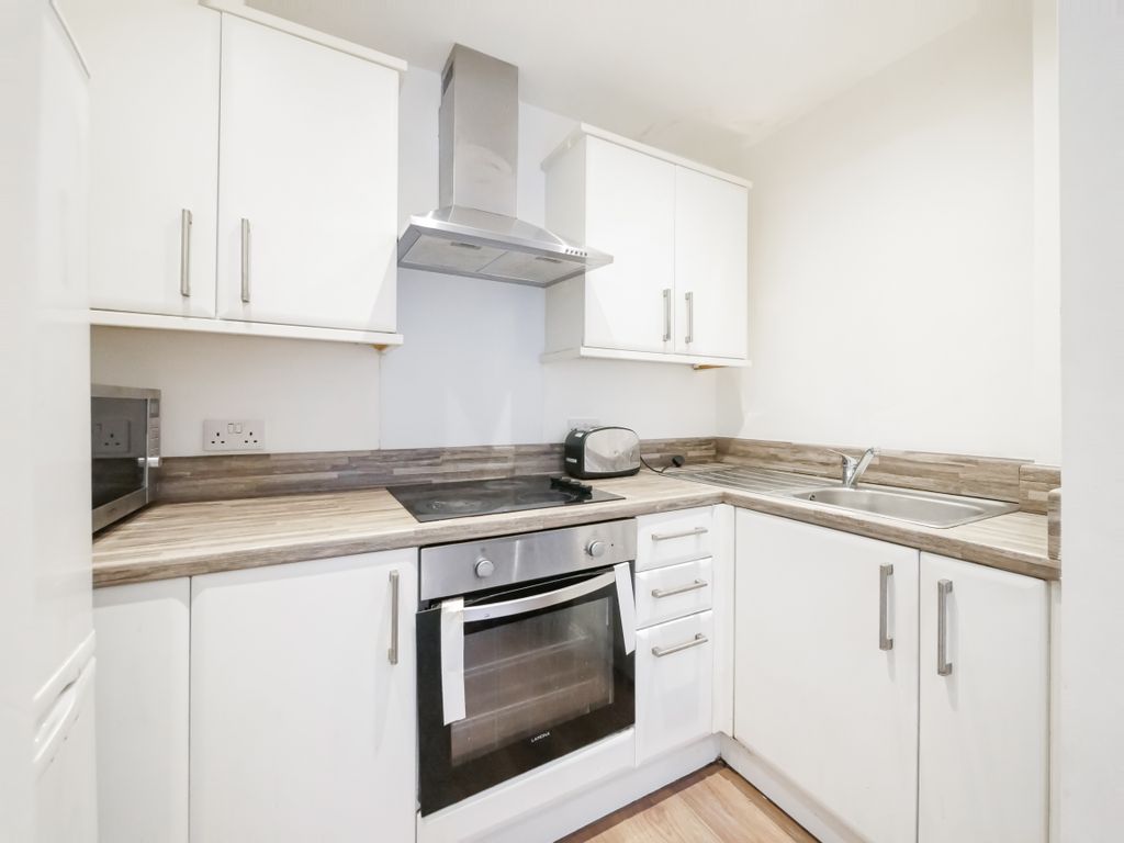 Property photo 2 of 10 Kitchen