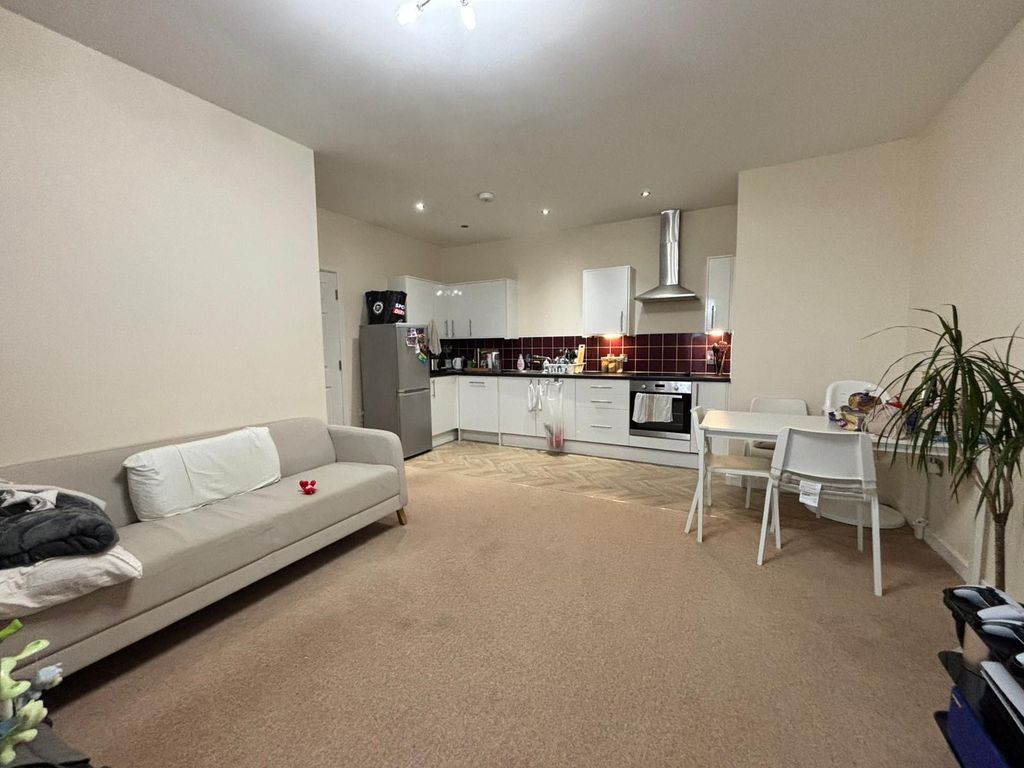 Property photo 2 of 8 Lounge