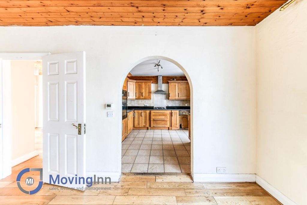 Property photo 2 of 20 Kitchen