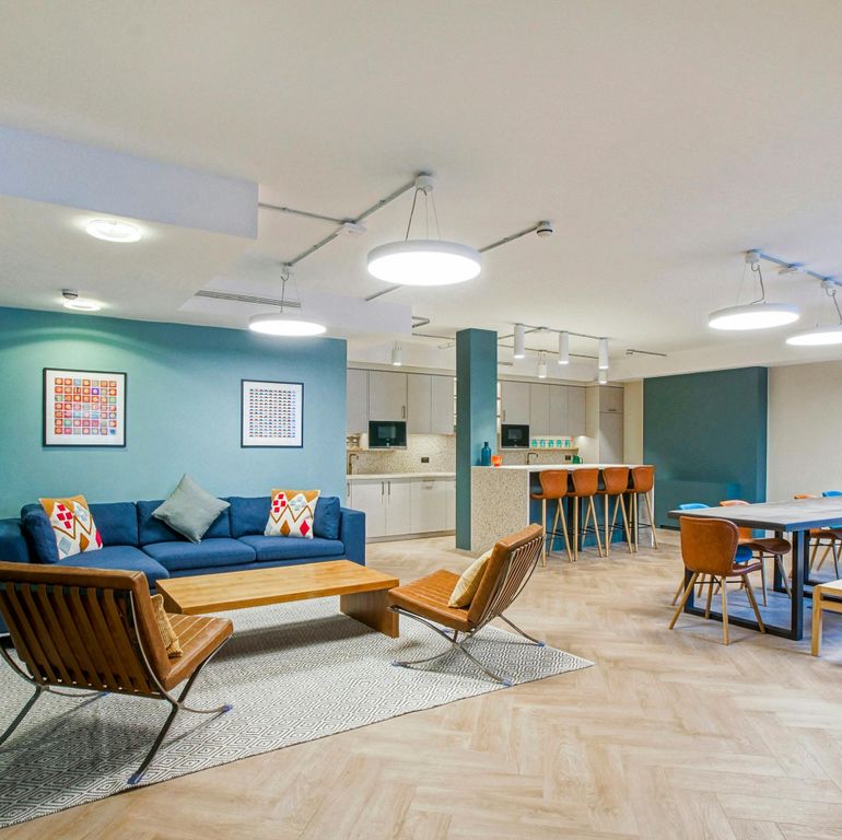 Property photo 2 of 8 Breakout Space