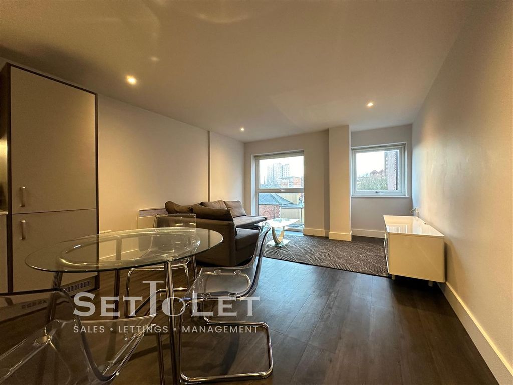 Property photo 2 of 11 4A9Bda3B-ee8B-4366-A1B2-71384199Fe73.Jpg