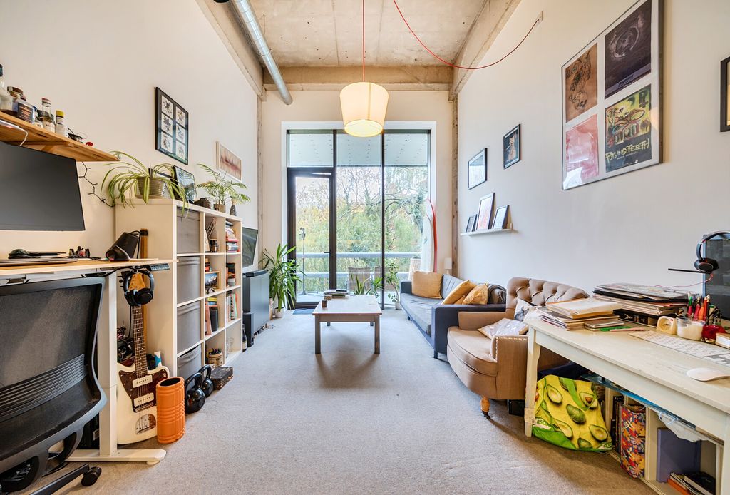 Property photo 2 of 13 1380285-8-6914B04...